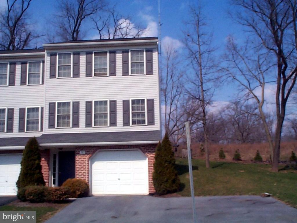 323 Crosswinds Drive Lititz, PA 17543 - Photo 1 of 14