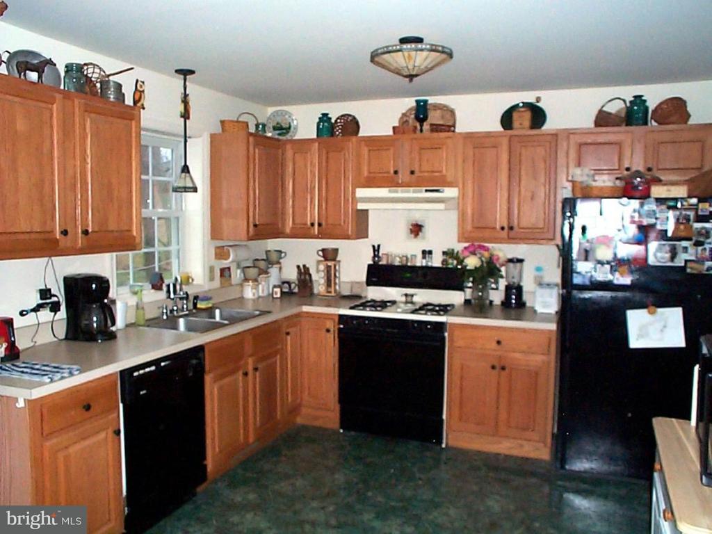 323 Crosswinds Drive Lititz, PA 17543 - Photo 2 of 14