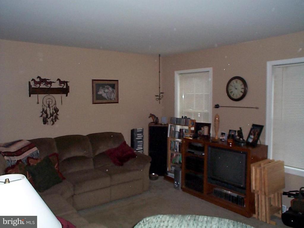 323 Crosswinds Drive Lititz, PA 17543 - Photo 4 of 14