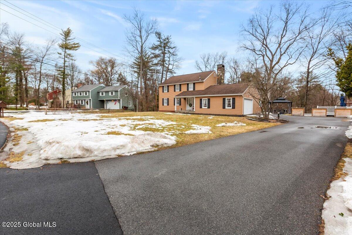 28 East Bayberry Road Bethlehem, NY 12077 - Photo 34 of 42 07-MW2_2224