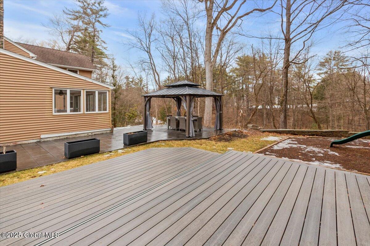 28 East Bayberry Road Bethlehem, NY 12077 - Photo 35 of 42 08-MW2_2227