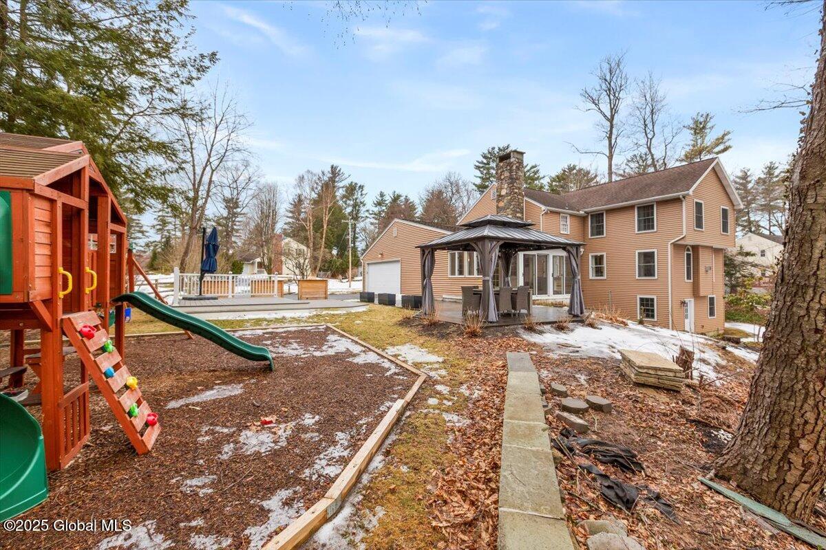 28 East Bayberry Road Bethlehem, NY 12077 - Photo 39 of 42 09-MW2_2230