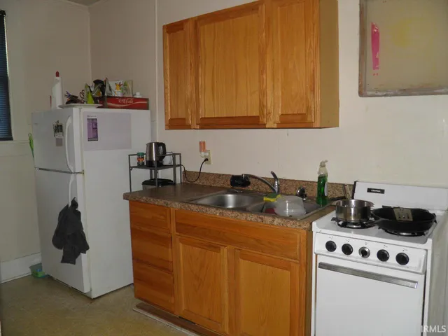 $750 | 517 South Rogers Street, Unit 1, Bloomington, IN 47403
