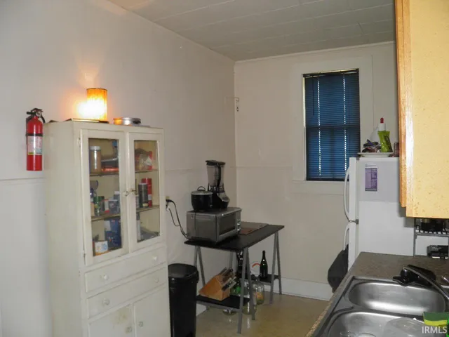 $750 | 517 South Rogers Street, Unit 1, Bloomington, IN 47403