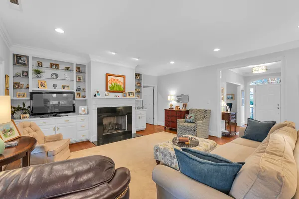 $895,000 | 215 South Carleila Lake Way, Spartanburg, SC 29307