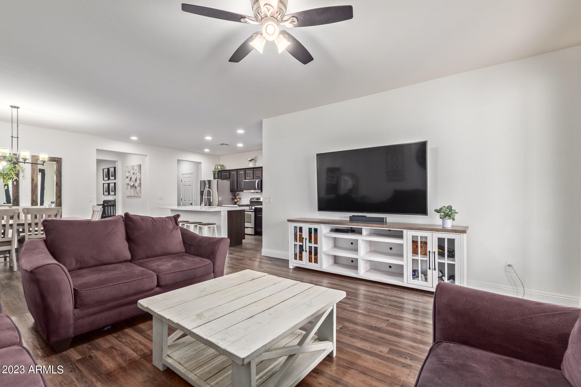 2054 East Stacey Road Gilbert, AZ 85298 - Photo 7 of 49 living room