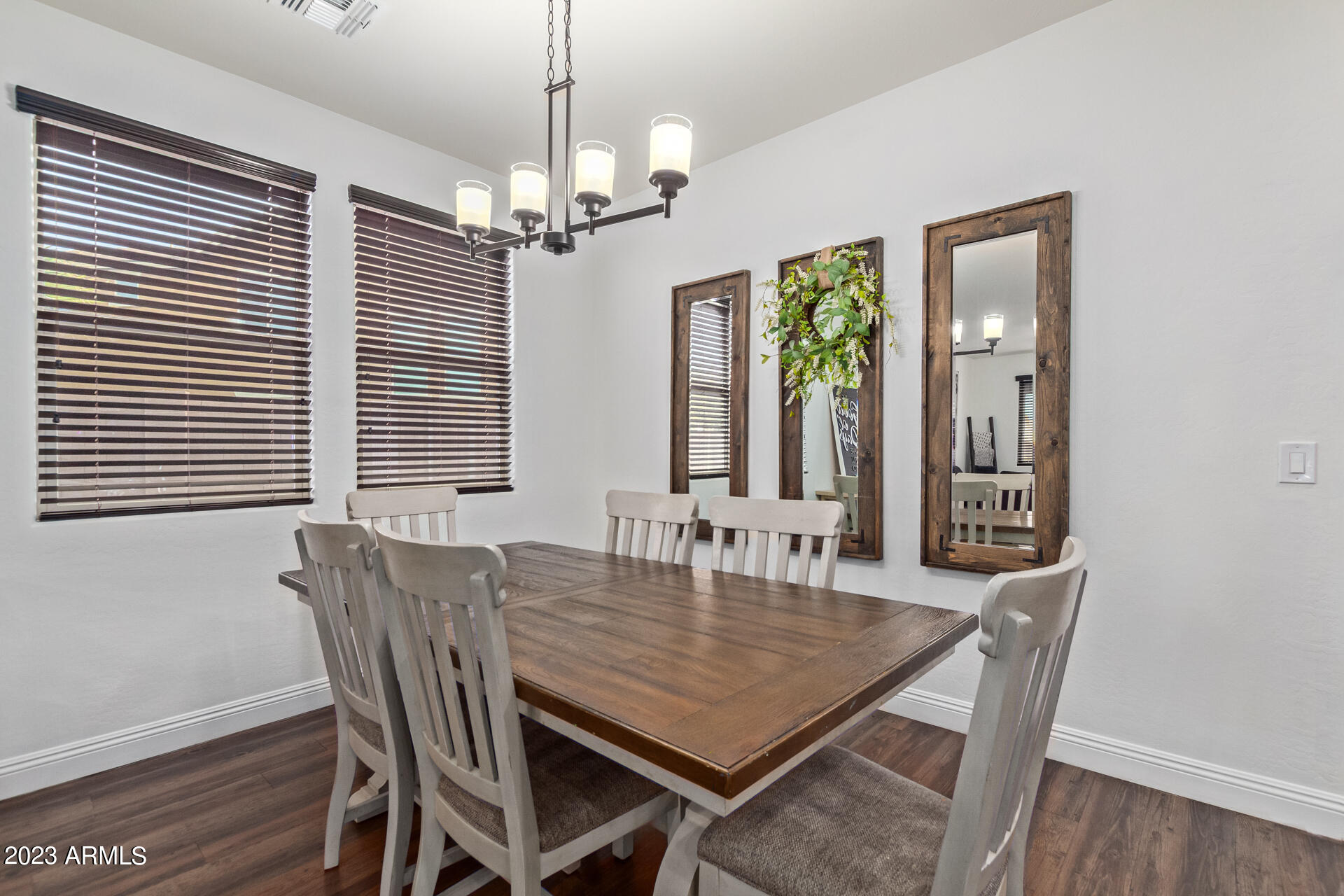2054 East Stacey Road Gilbert, AZ 85298 - Photo 8 of 49 dining room