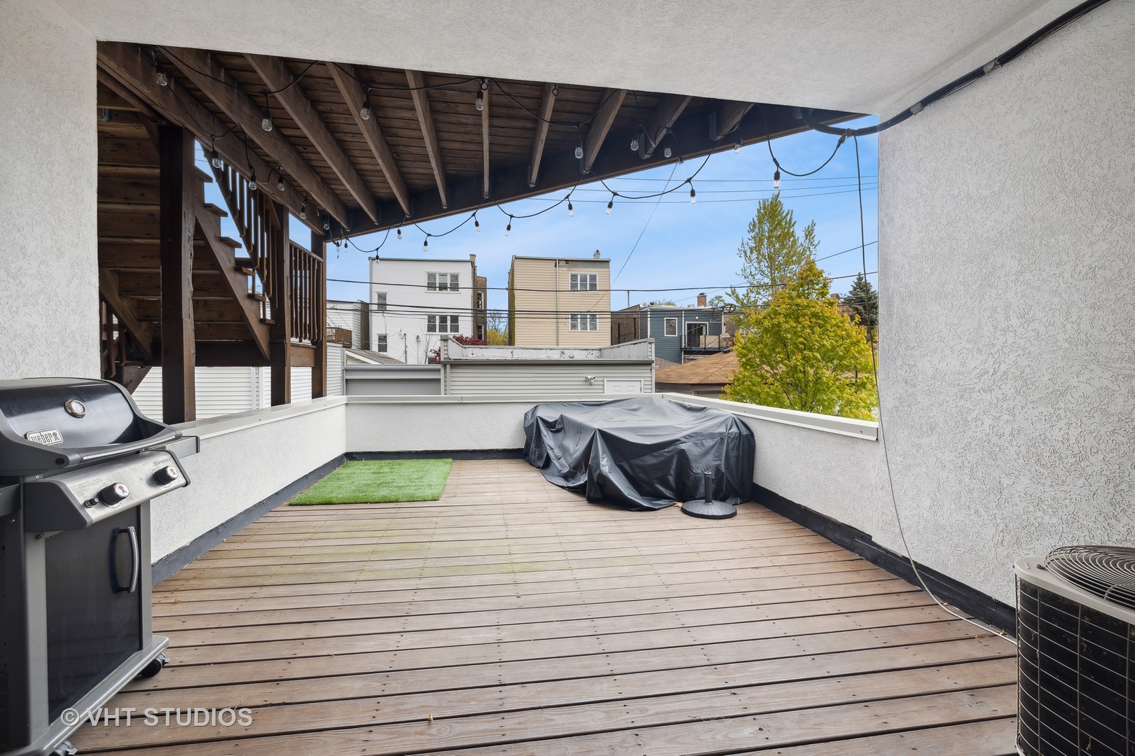 2128 West Walton Street, Unit 1E Chicago, IL 60622 - Photo 18 of 23 a room with pool table and windows