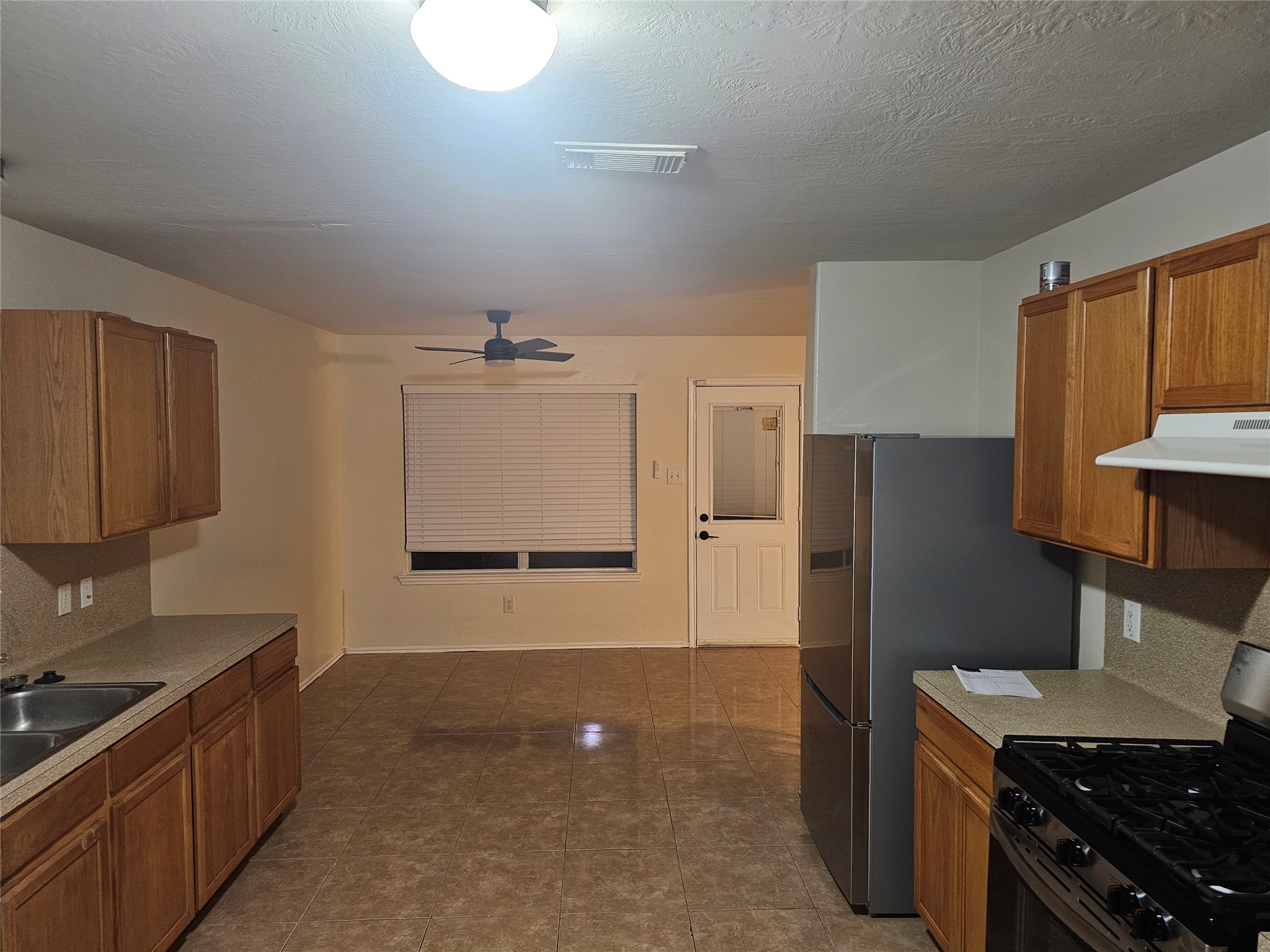 5910 Minor Street Houston, TX 77085 - Photo 6 of 13