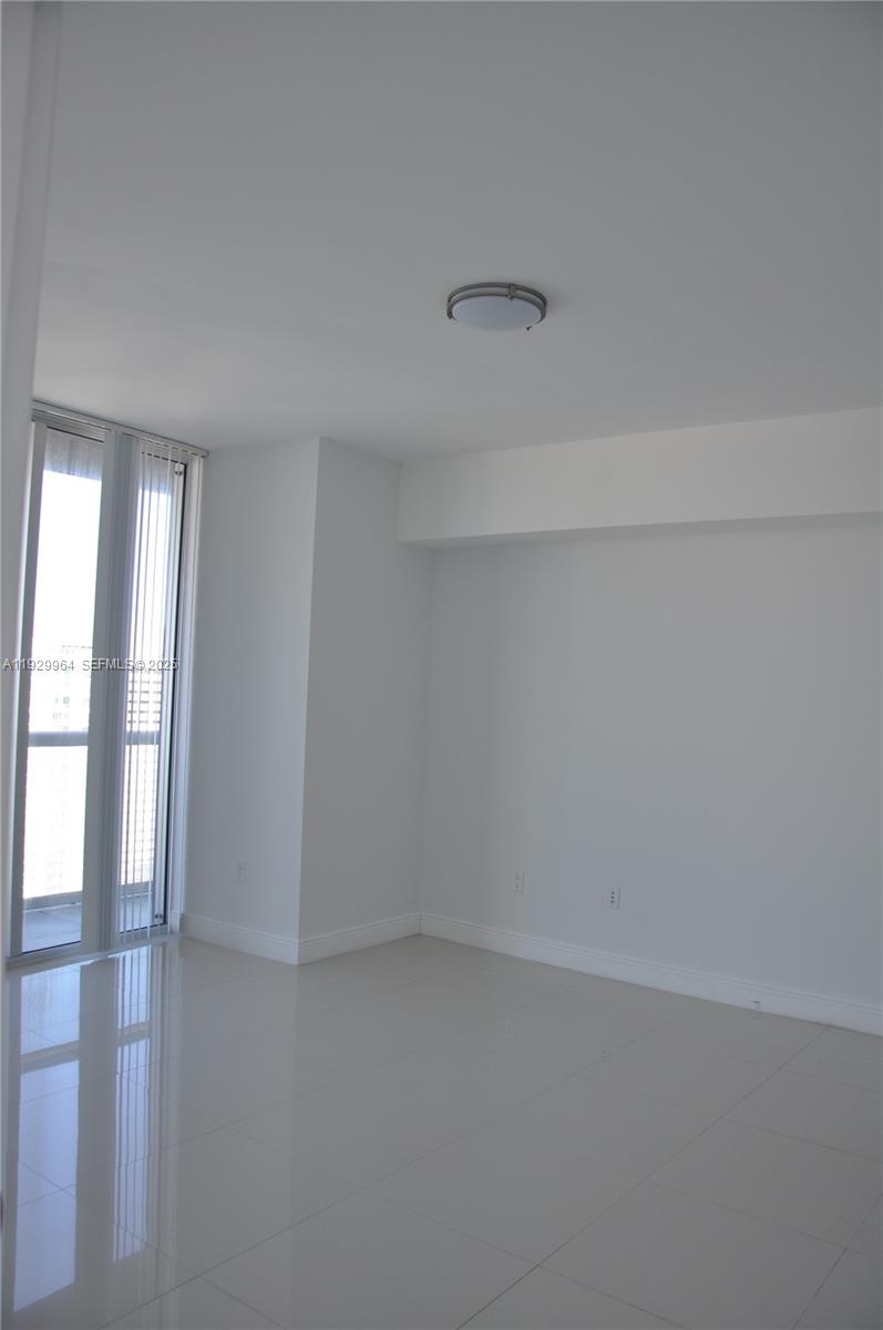 475 Brickell Avenue, Unit 4215 Miami, FL 33131 - Photo 6 of 17 a view of an empty room