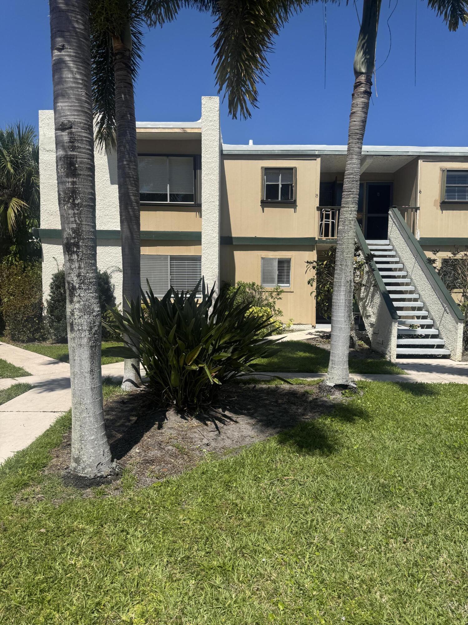 1444 Southeast Riverside Drive, Unit B7 Stuart, FL 34996 - Photo 1 of 29 IMG_3021 5