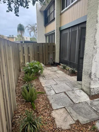 $2,000 | 1444 Southeast Riverside Drive, Unit B7, Stuart, FL 34996