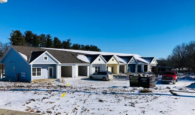 $369,900 | 874 3rd Avenue, Unit 12, Lake Odessa, MI 48849