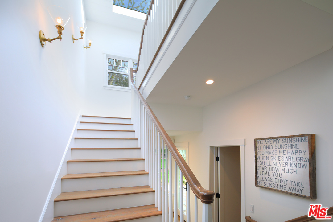 6152 Bonsall Drive Malibu, CA 90265 - Photo 14 of 26 a view of entryway