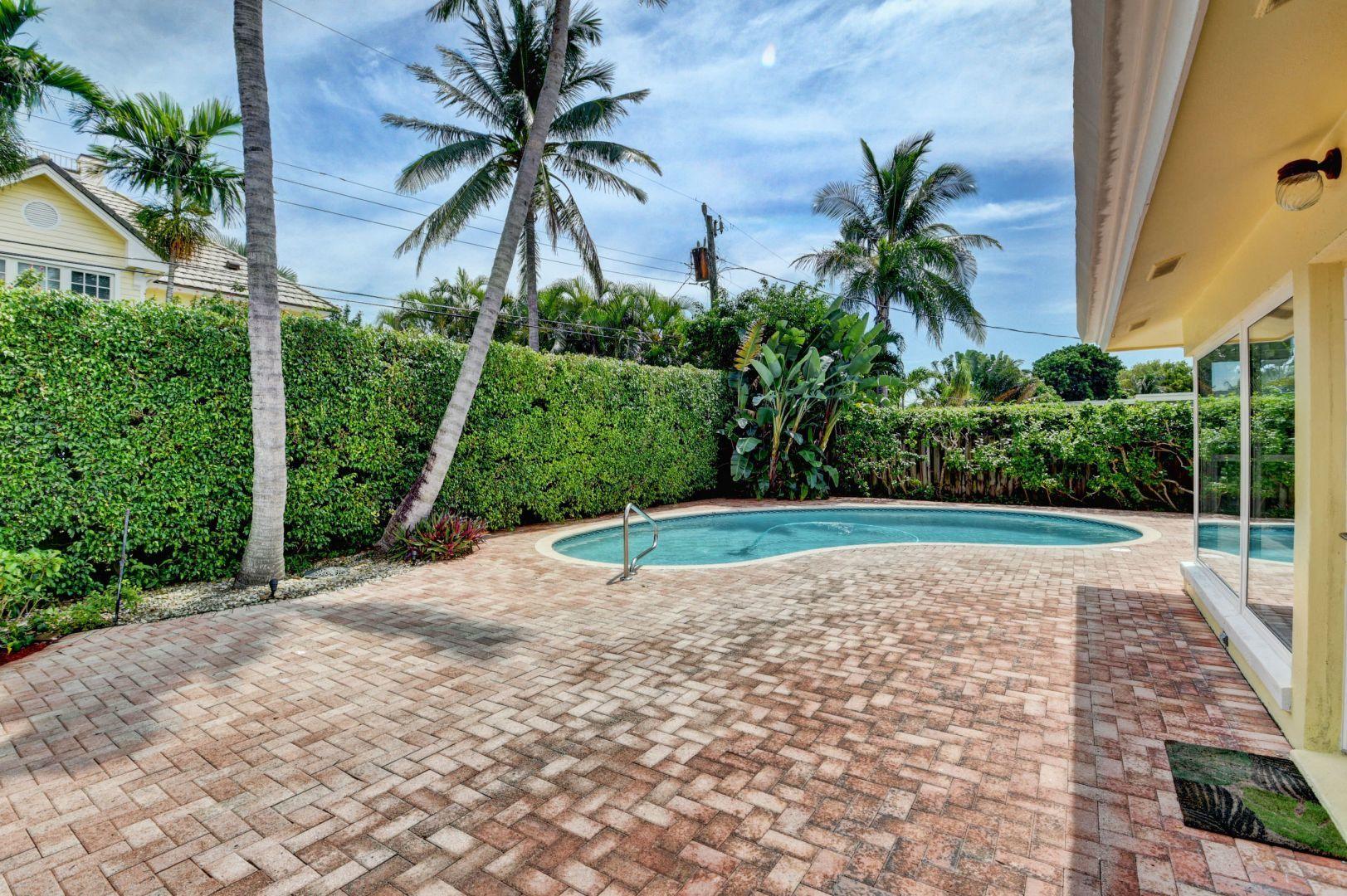 470 Northeast Spanish Trail Boca Raton, FL 33432 - Photo 37 of 42 POOL AND PATIO