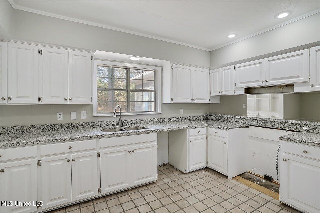 115 Highland Circle Jackson, MS 39211 - Photo 13 of 37 13-115 Highland Cir