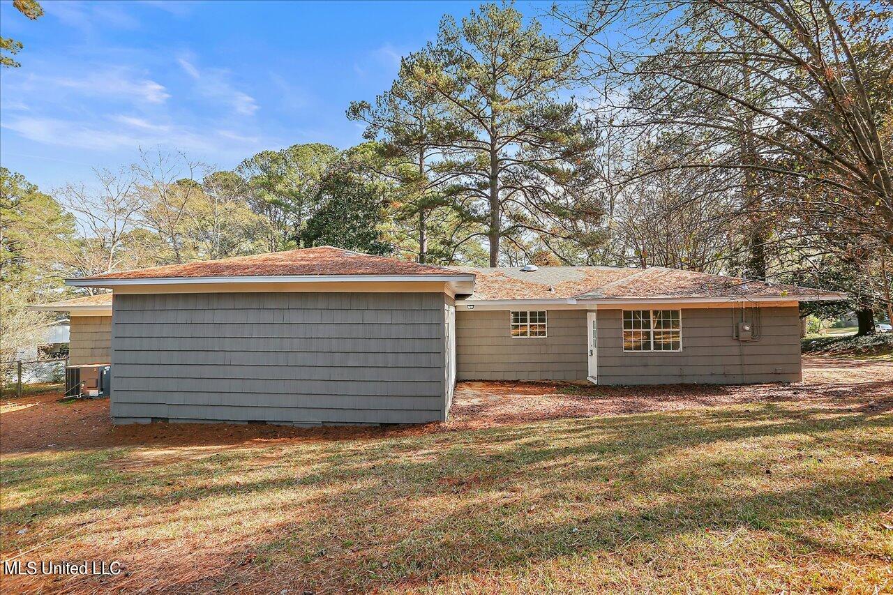 115 Highland Circle Jackson, MS 39211 - Photo 33 of 37 33-115 Highland Cir
