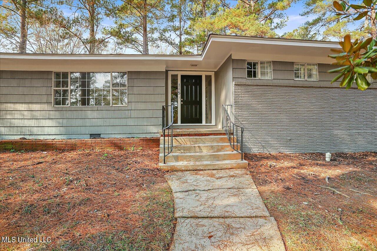 115 Highland Circle Jackson, MS 39211 - Photo 5 of 37 05-115 Highland Cir