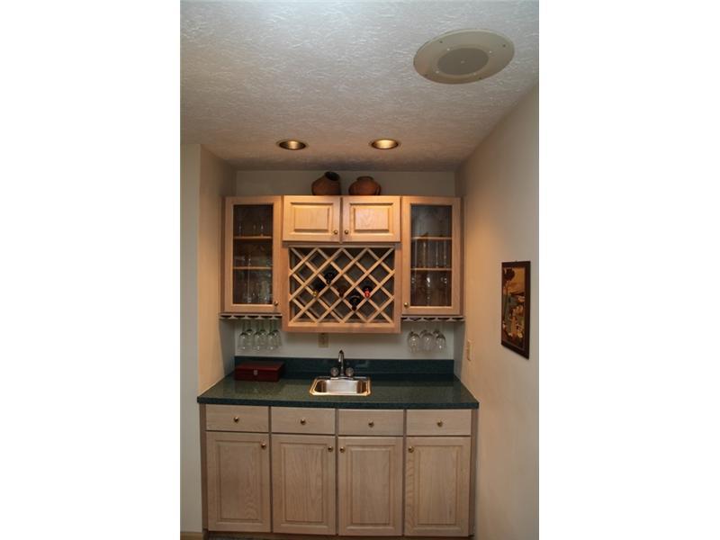 608 Victory Road Pittsburgh, PA 15237 - Photo 14 of 22 Family Room. Wet Bar