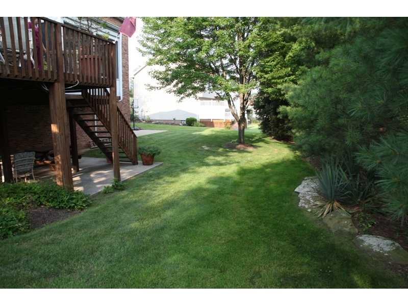608 Victory Road Pittsburgh, PA 15237 - Photo 20 of 22 Land/Lot. Wide & not too close the neigbors - Private
