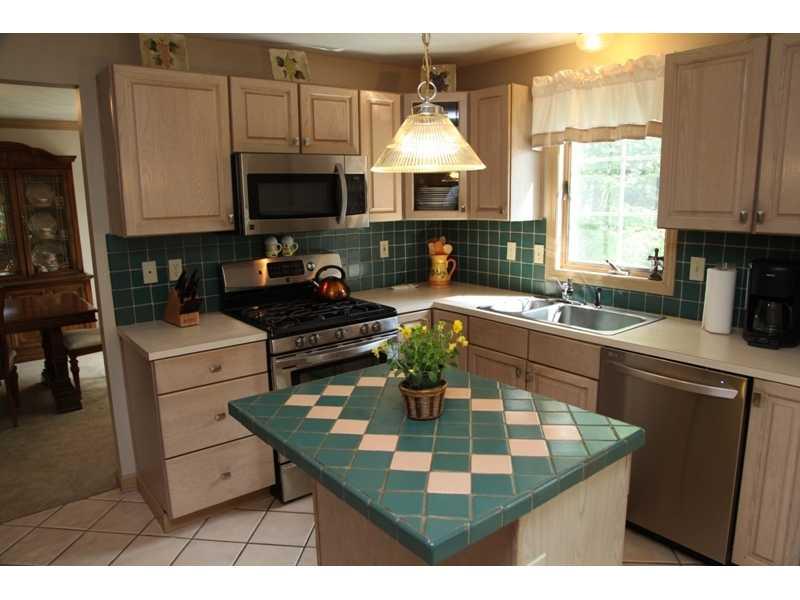 608 Victory Road Pittsburgh, PA 15237 - Photo 4 of 22 Kitchen. Center Island Kitchen... Super Nice Appliances