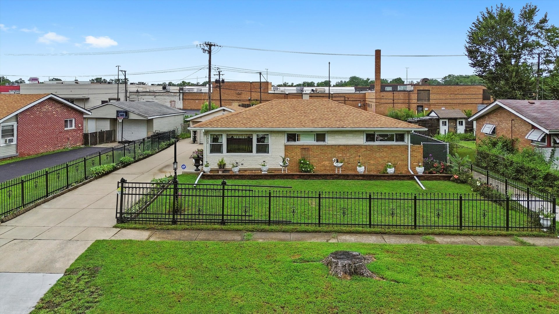 3048 Sherwood Avenue Markham, IL 60428 - Photo 2 of 32