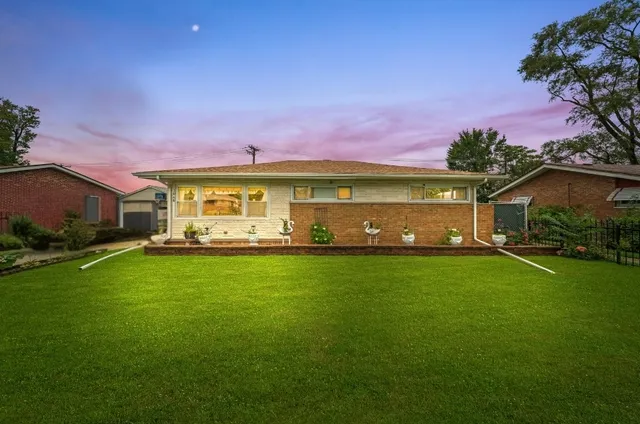 $175,000 | 3048 Sherwood Avenue, Markham, IL 60428