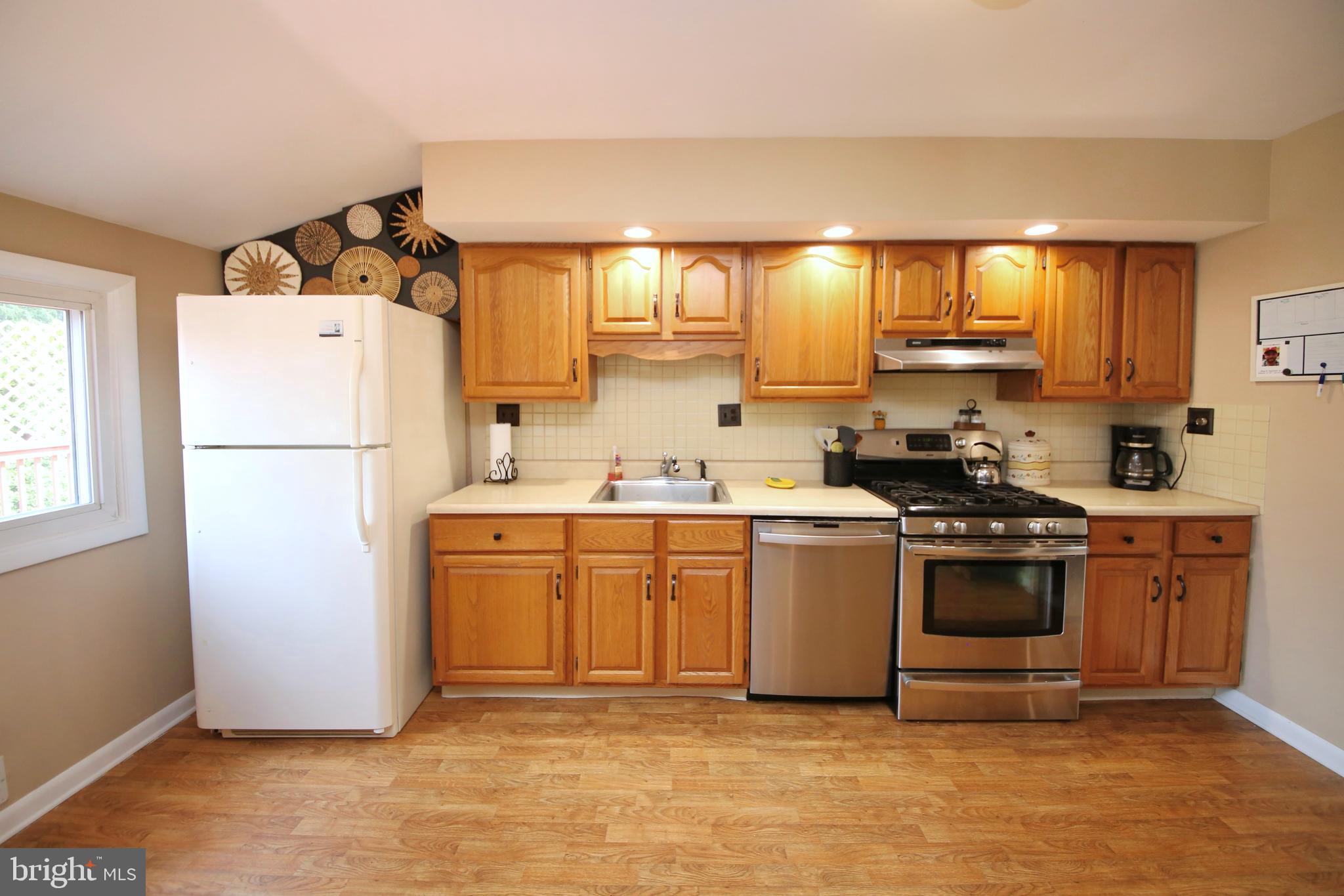 24 Homestead Road Stratford, NJ 08084 - Photo 15 of 39 Recessed lights