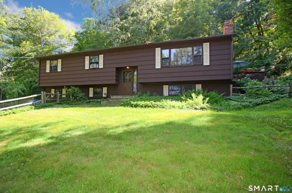 $519,900 | 15 Scenic View Drive, Newtown, CT 06470