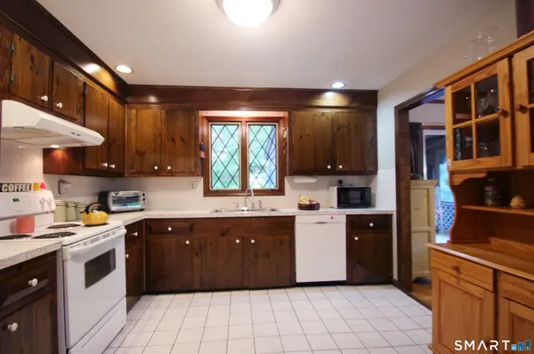$519,900 | 15 Scenic View Drive, Newtown, CT 06470