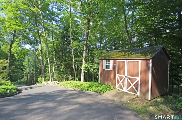 $519,900 | 15 Scenic View Drive, Newtown, CT 06470
