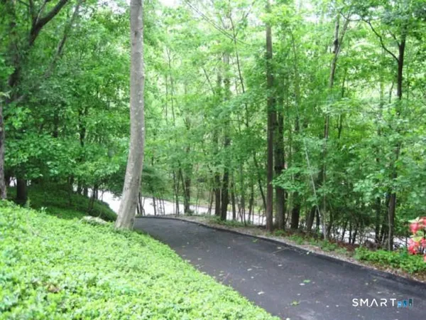 $519,900 | 15 Scenic View Drive, Newtown, CT 06470