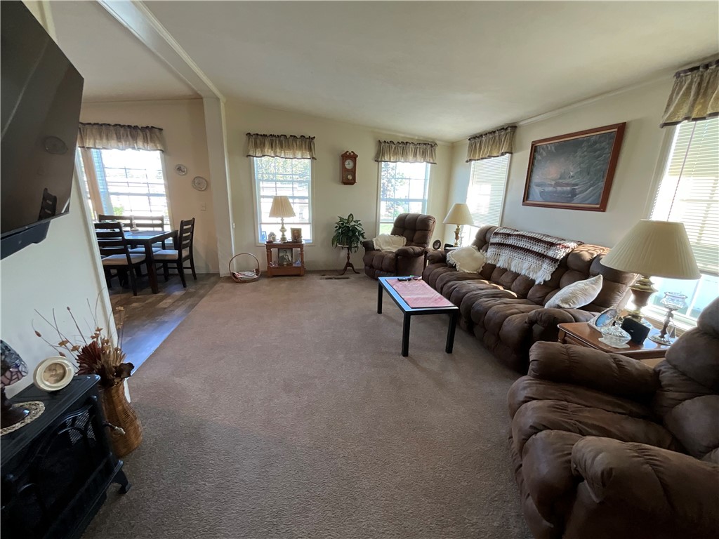 6 Applegate Drive Hamlin, NY 14464 - Photo 6 of 14 Spacious livingroom