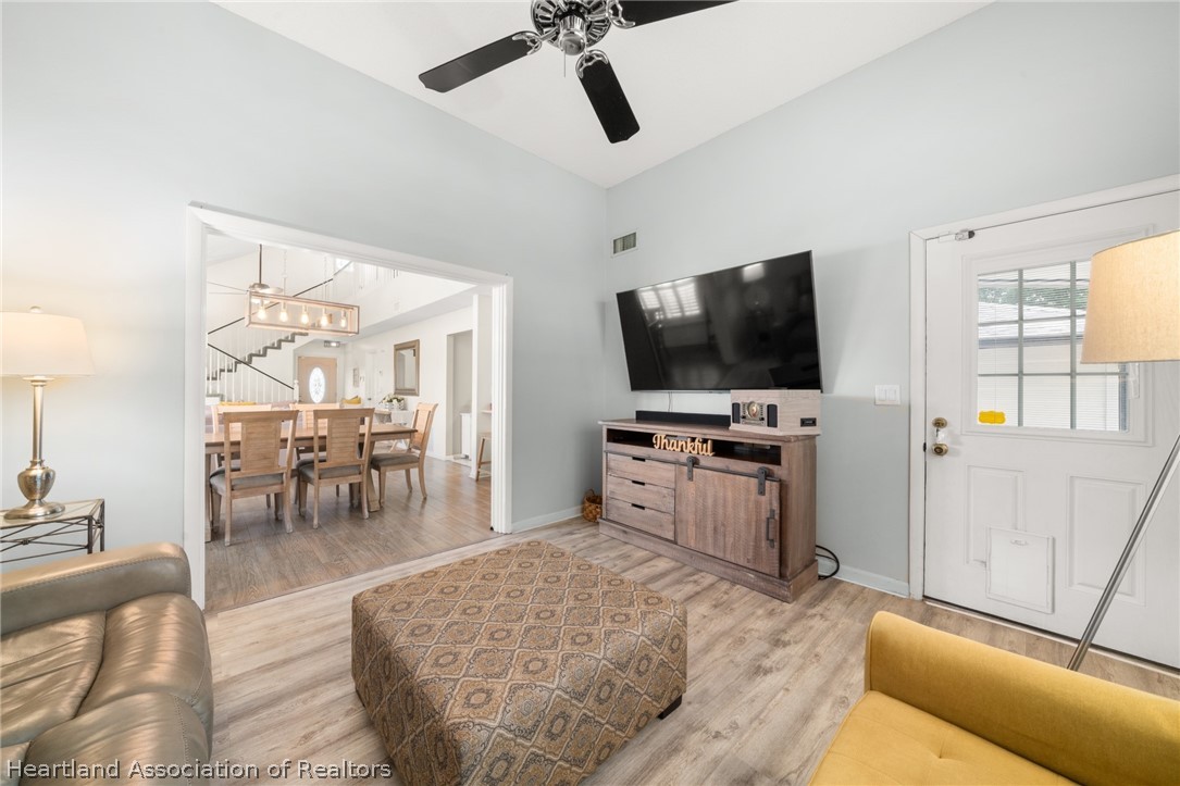3103 Duffer Road Sebring, FL 33872 - Photo 9 of 29 a living room with furniture and a flat screen tv