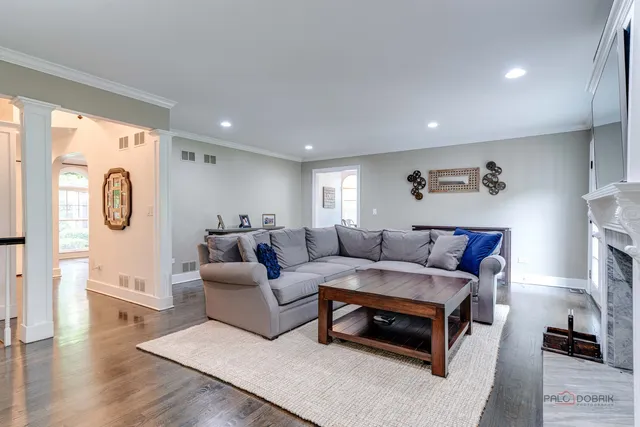 $970,000 | 15393 West Oak Spring Road, Libertyville, IL 60048