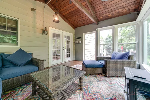 $970,000 | 15393 West Oak Spring Road, Libertyville, IL 60048