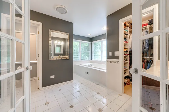 $970,000 | 15393 West Oak Spring Road, Libertyville, IL 60048