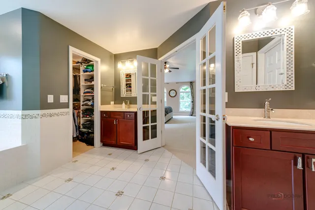 $970,000 | 15393 West Oak Spring Road, Libertyville, IL 60048