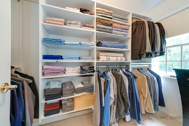 $970,000 | 15393 West Oak Spring Road, Libertyville, IL 60048