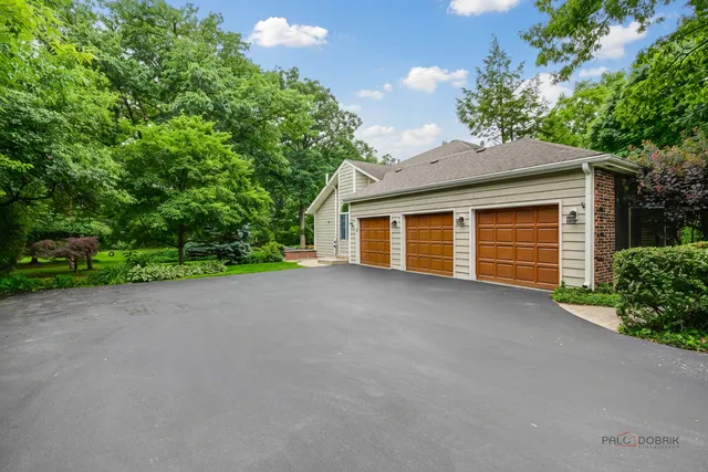 $970,000 | 15393 West Oak Spring Road, Libertyville, IL 60048