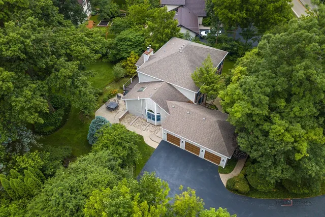 $970,000 | 15393 West Oak Spring Road, Libertyville, IL 60048