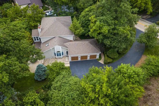 $970,000 | 15393 West Oak Spring Road, Libertyville, IL 60048