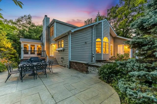 $970,000 | 15393 West Oak Spring Road, Libertyville, IL 60048