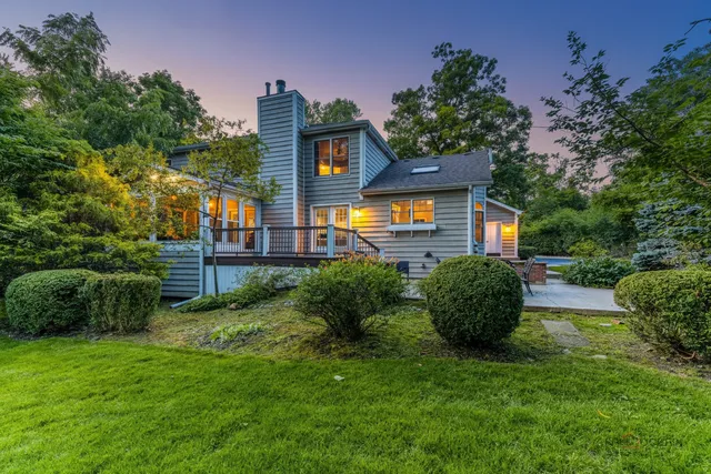 $970,000 | 15393 West Oak Spring Road, Libertyville, IL 60048