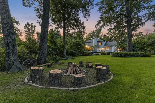 $970,000 | 15393 West Oak Spring Road, Libertyville, IL 60048