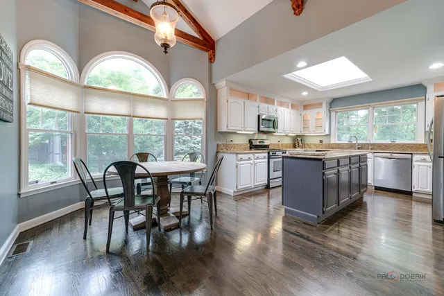 $970,000 | 15393 West Oak Spring Road, Libertyville, IL 60048