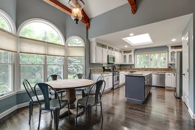 $970,000 | 15393 West Oak Spring Road, Libertyville, IL 60048