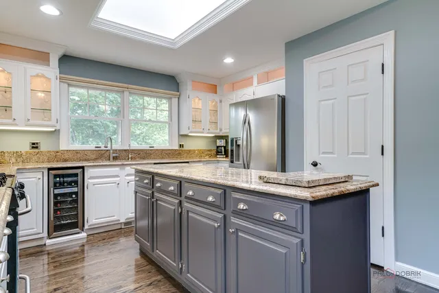 $970,000 | 15393 West Oak Spring Road, Libertyville, IL 60048