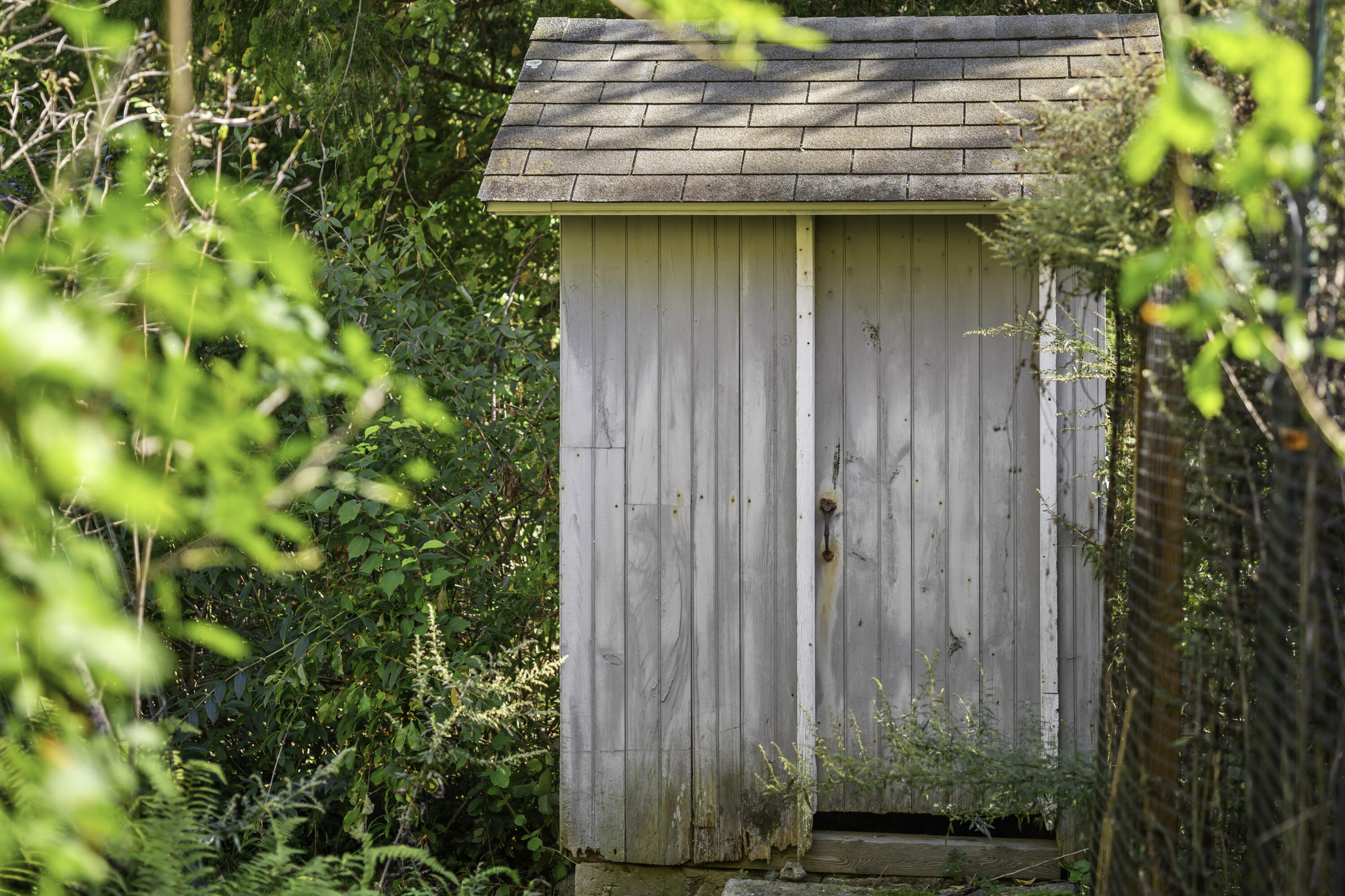 40 Ogden Road New Canaan, CT 06840 - Photo 30 of 35 a small hut with trees in the background