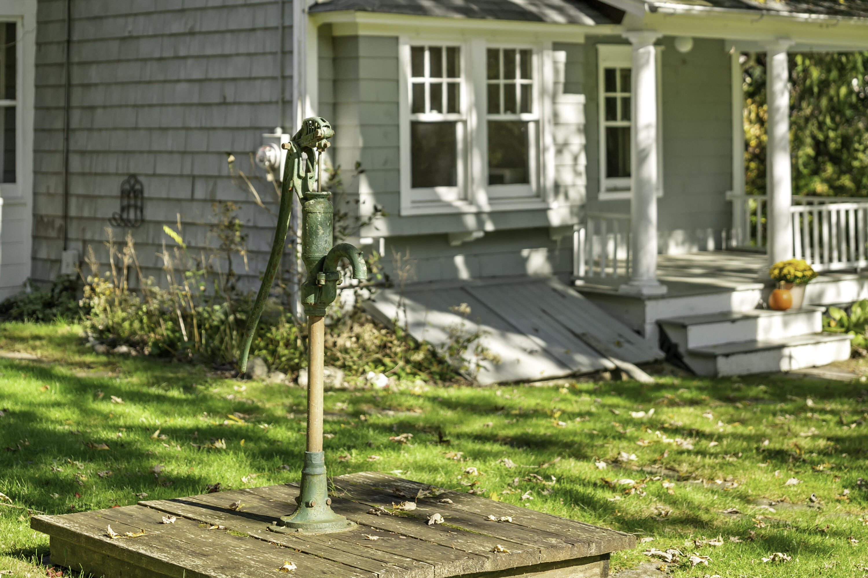 40 Ogden Road New Canaan, CT 06840 - Photo 35 of 35 a house view with garden space